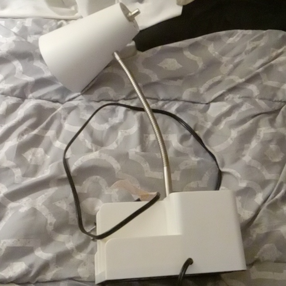 Desk lamp